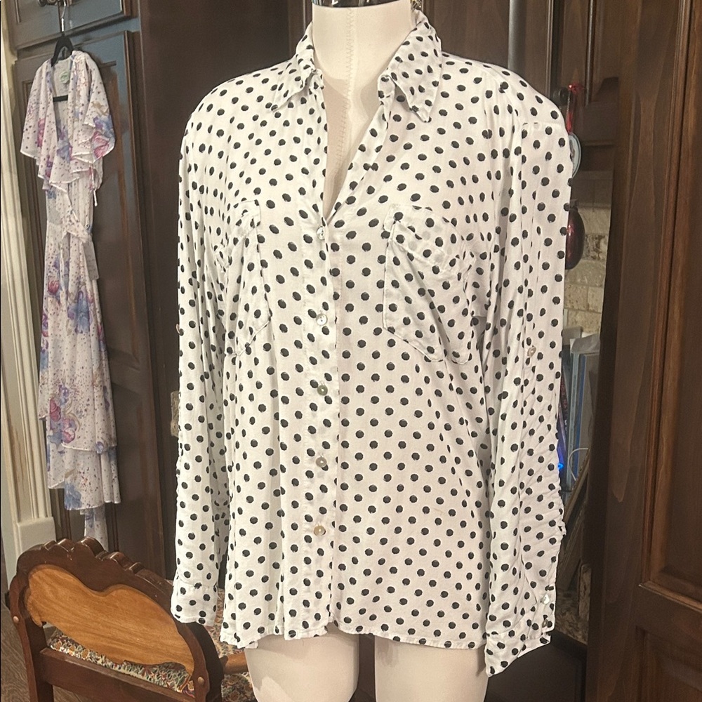 Just Living Sz M Polka Dot Button-Up Blouse GUC